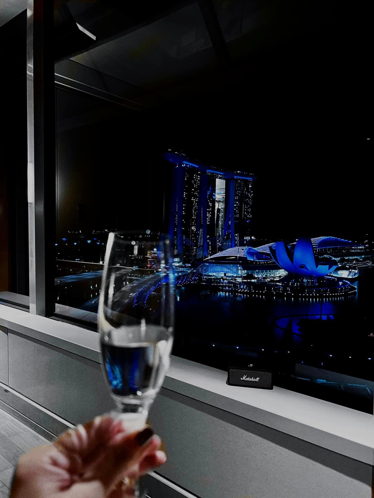 Ở phần bình luận bài đăng, rất nhiều người xuýt xoa trước sắc vóc bà mẹ trẻ.