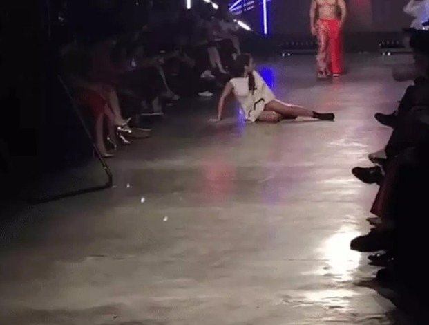 Dù không có chuyên môn trên sàn diễn nhưng Trần Thanh Tâm vẫn cố chấp đâm đầu thi hoa hậu và trình diễn thời trang. Ảnh: Tổng hợp