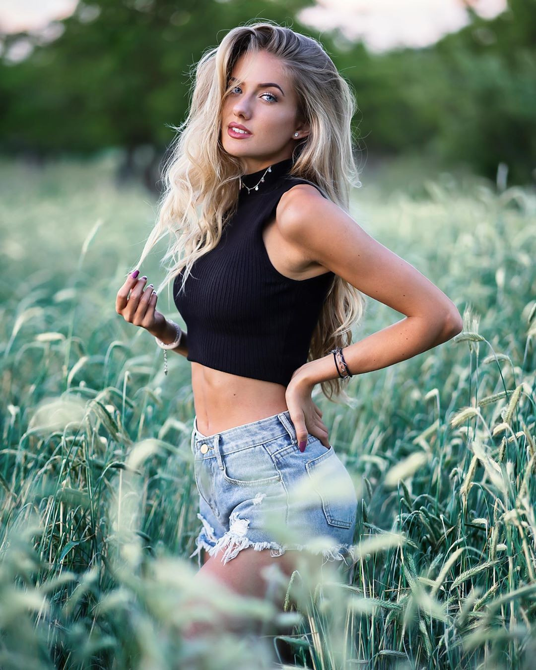 Alica tiết lộ mình từng được tạp chí "người lớn" nổi tiếng mời làm người mẫu ảnh cho trang bìa nhưng cô đã thẳng thừng từ chối.