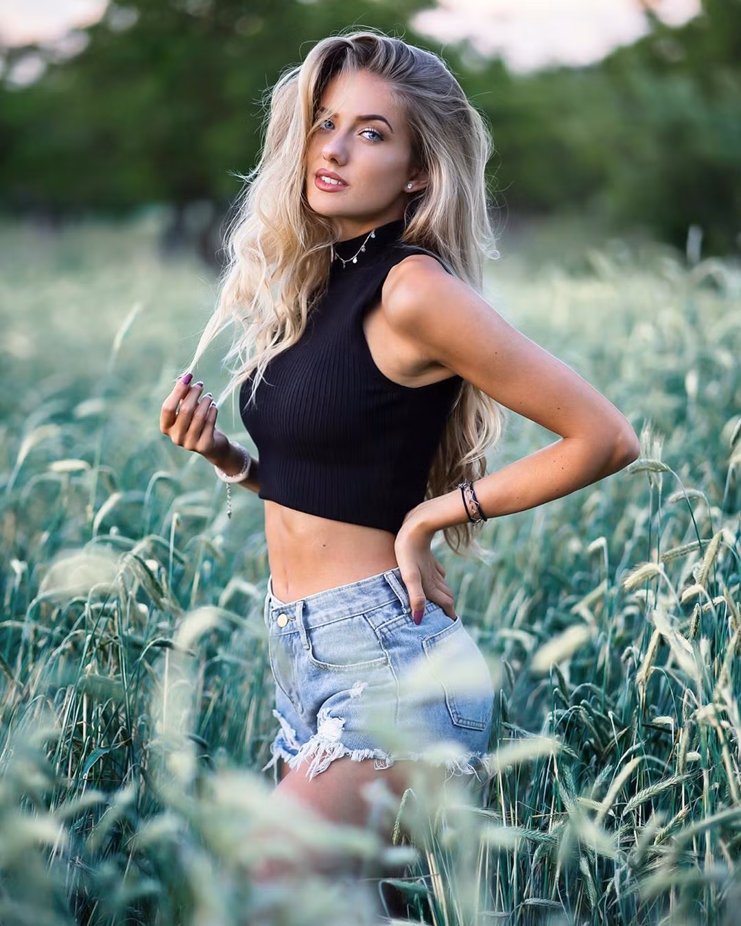 Alica tiết lộ mình từng được tạp chí "người lớn" nổi tiếng mời làm người mẫu ảnh cho trang bìa nhưng cô đã thẳng thừng từ chối.