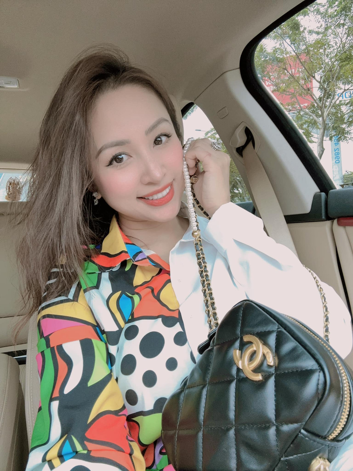 Nhiều mẹ bỉm đã vào tận trang cá nhân của cô nàng để xin bí quyết giảm cân ngoạn mục.