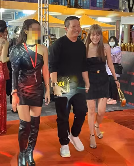 Cách đây ít ngày, Đoàn Di Băng là cái tên nhận về rất nhiều quan tâm khi bị team qua đường bóc nhan sắc lúc đi sự kiện.