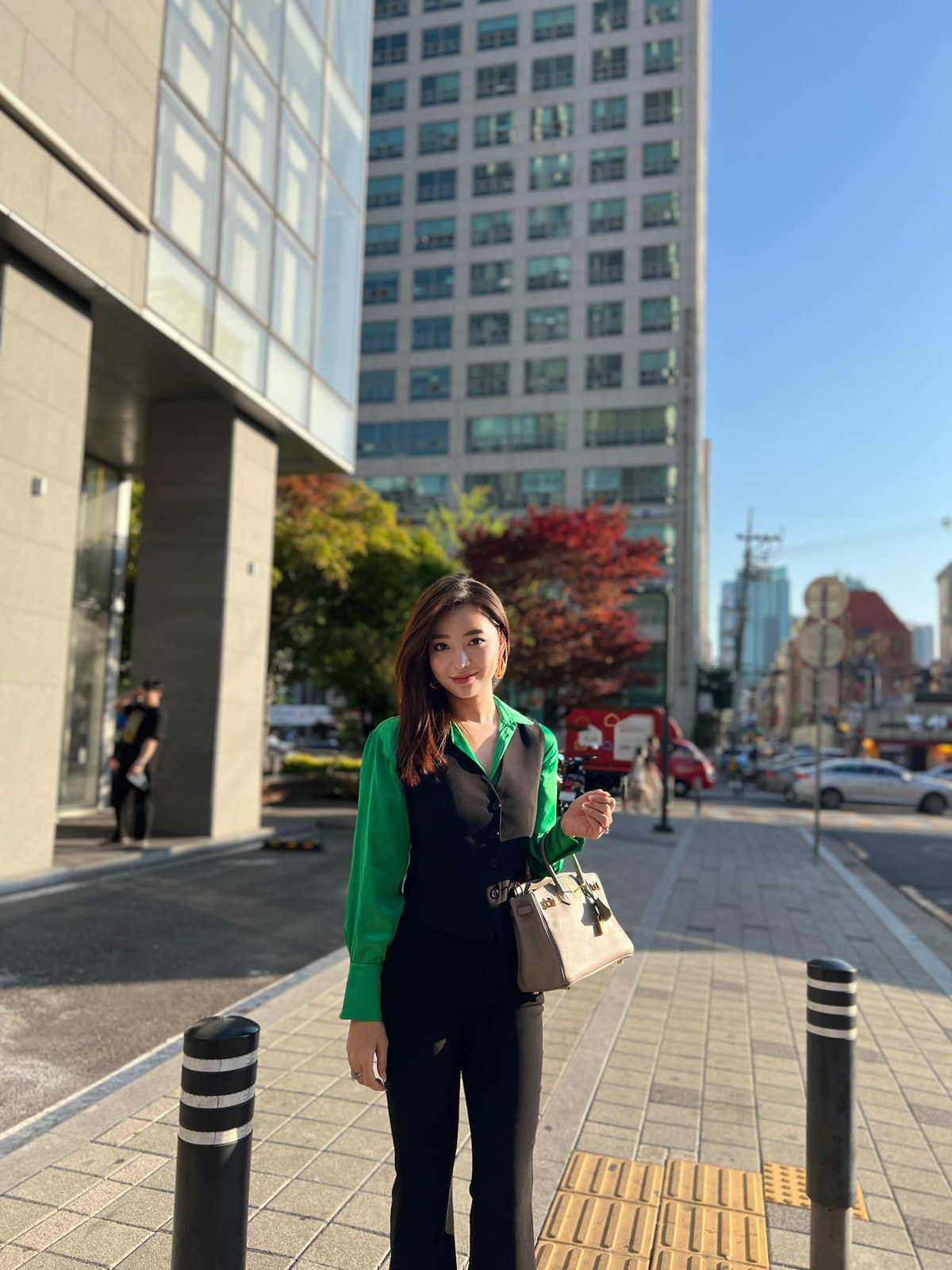 Lê Phan Ngọc Lan sinh năm 1992, là cựu tiếp viên hàng không hãng Asian Airlines, được nhiều người biết đến trên mạng xã hội.