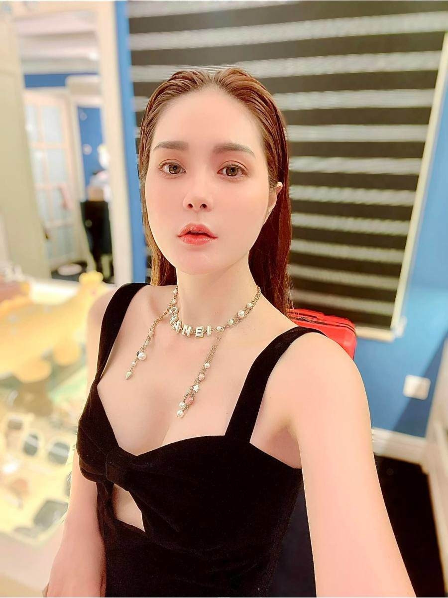 Phát ngôn của Đoàn Di Băng đã gây 2 luồng ý kiến tranh luận về giá trị học tiếng Anh.