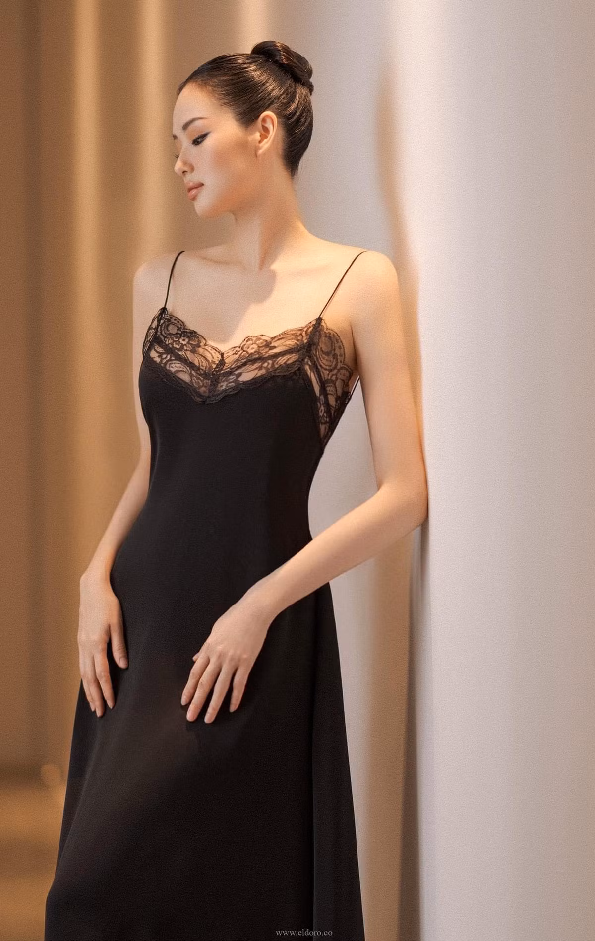 Đã là mẹ 2 con nhưng Tâm Tít chưa bao giờ xuất hiện với hình ảnh kém chỉn chu, điều này khiến cô thu hút sự quan tâm của công chúng dù đã rời làng giải trí từ lâu.