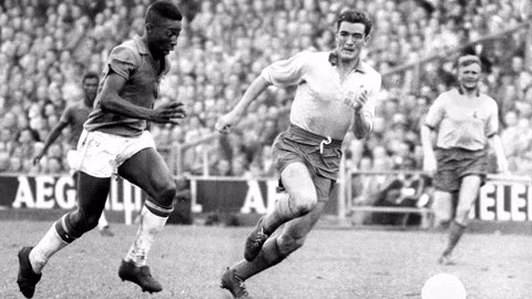 Vào thời điểm đó, Fontaine đang là vua phá lưới của giải đấu với 8 pha lập công. Nhưng sau trận đấu này, cái tên được nhớ đến nhiều nhất chỉ còn là Pele. Ông đã ghi một hat-trick kinh hoàng giúp giúp Brazil đánh bại Pháp với tỷ số 5-2.