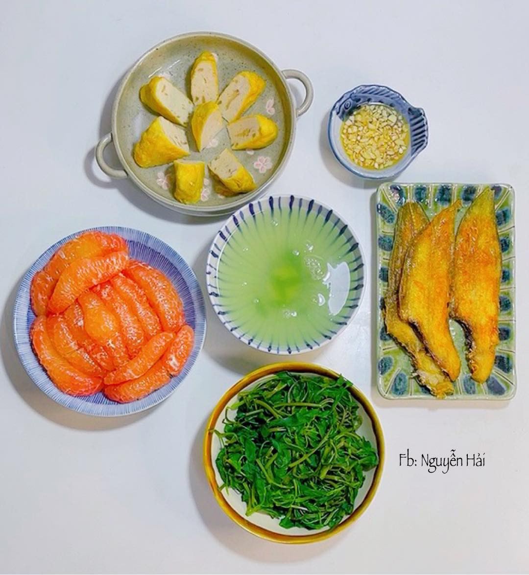 Chi phí cho một bữa ăn của 2 mẹ con chỉ dao động từ 50 ngàn-100 ngàn, có hôm thì khoảng 30k vì cô hay mua thực phẩm rau quả theo mùa.