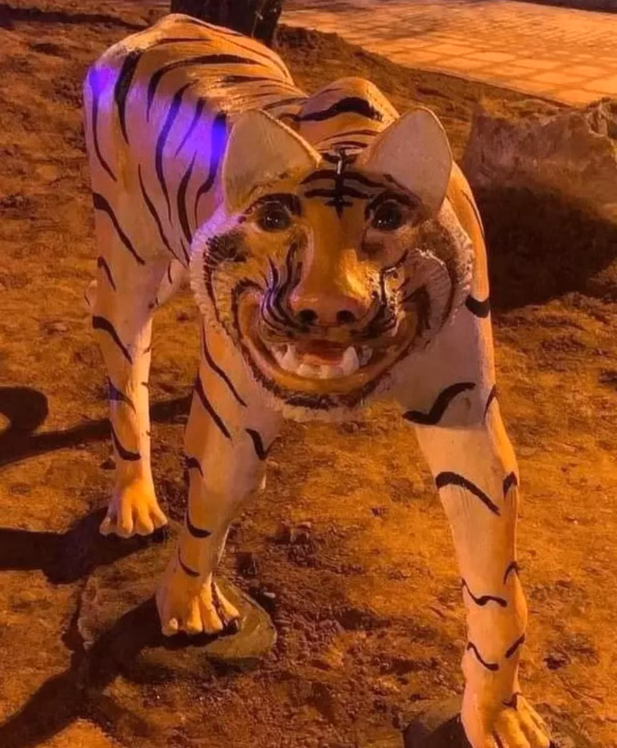 Đây không phải năm đầu tiên linh vật năm mới lại gây cười đến vậy, trước đó tượng linh vật hổ ở Phú Thọ cũng khiến netizen cười sặc sụa vì thân hình gầy gò.