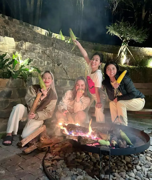 Chiêm ngưỡng món quà trang sức với giá trị bằng vài biệt thự cư dân mạng ai cũng xuýt xoa bởi giá trị của nó.