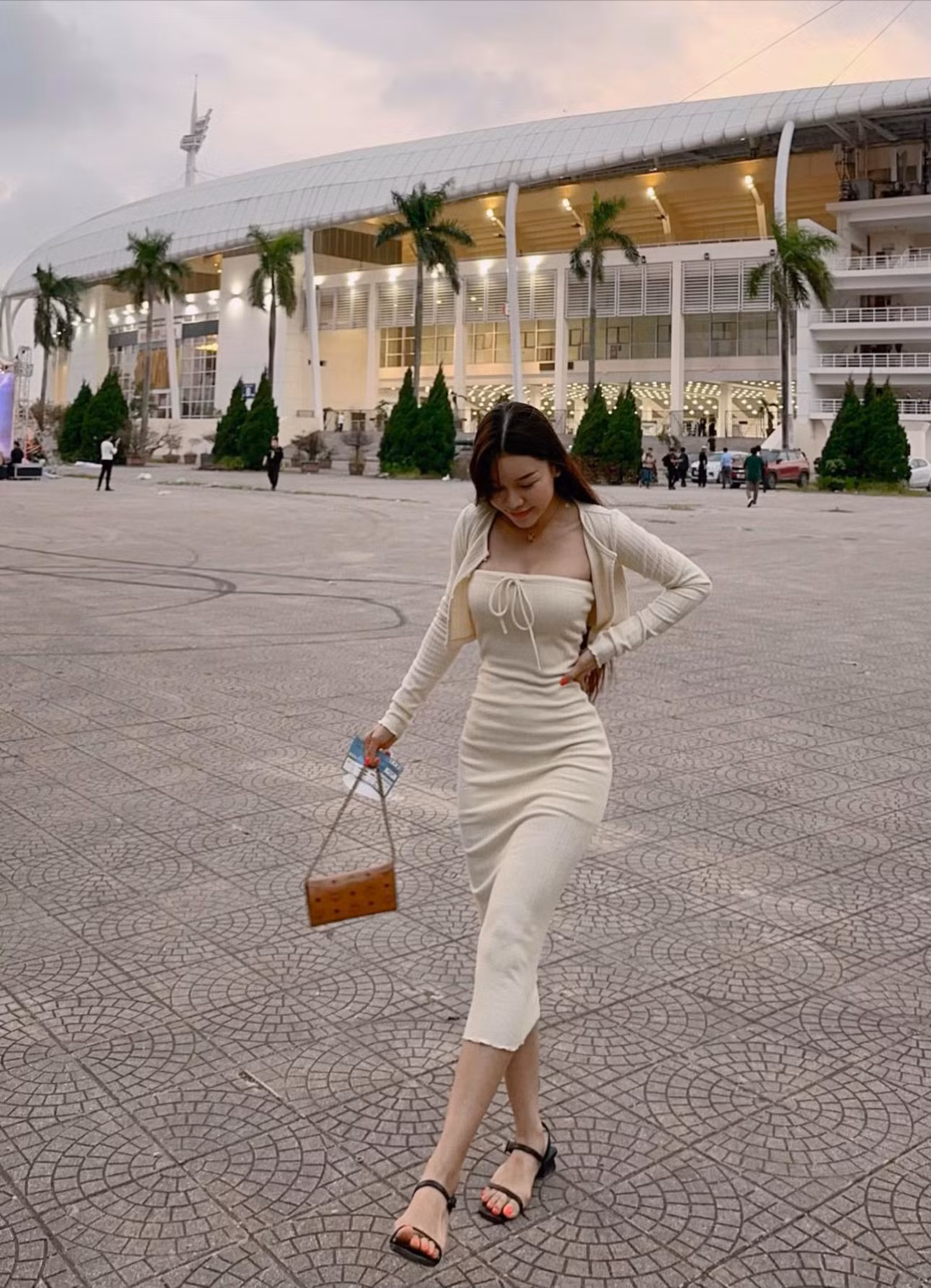 Mới đây trên story Facebook, bạn gái thủ môn Đặng Văn Lâm đã khoe khoảnh khắc mới về bản thân.