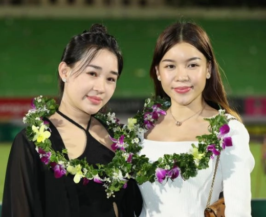 Ở phần bình luận bài đăng, rất nhiều ý kiến bày tỏ ghen tị với sắc vóc của gái xinh 9X.