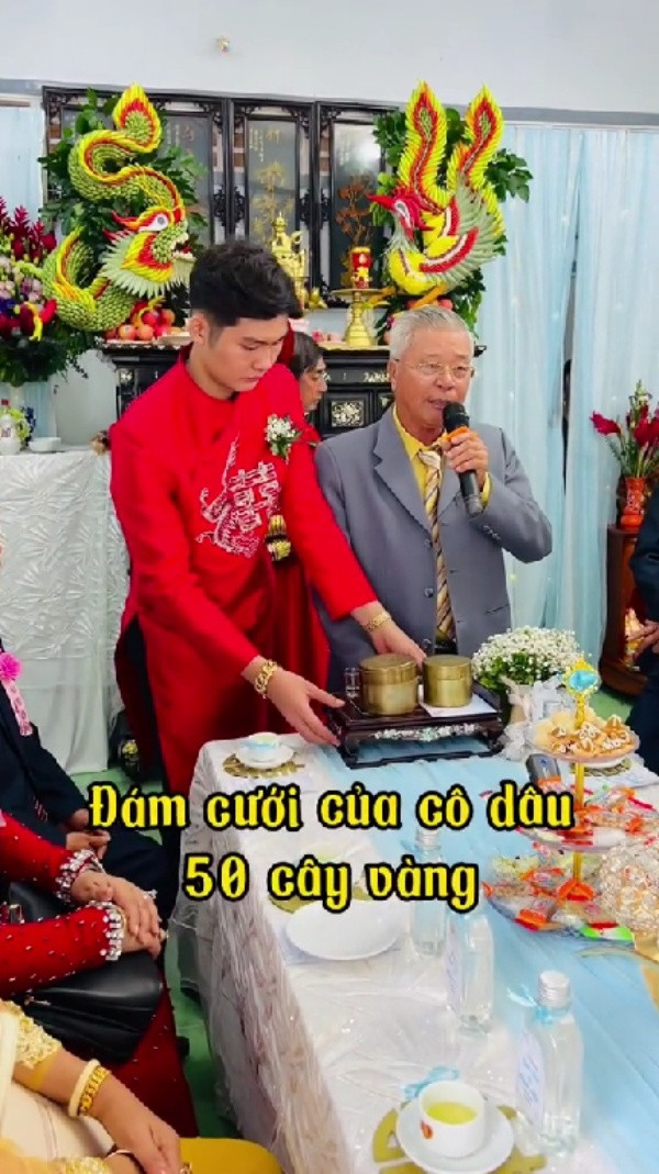 Của hồi môn lên tới vài chục cây vàng không phải đám cưới nào cũng có, và cặp đôi này đã sở hữu nó.