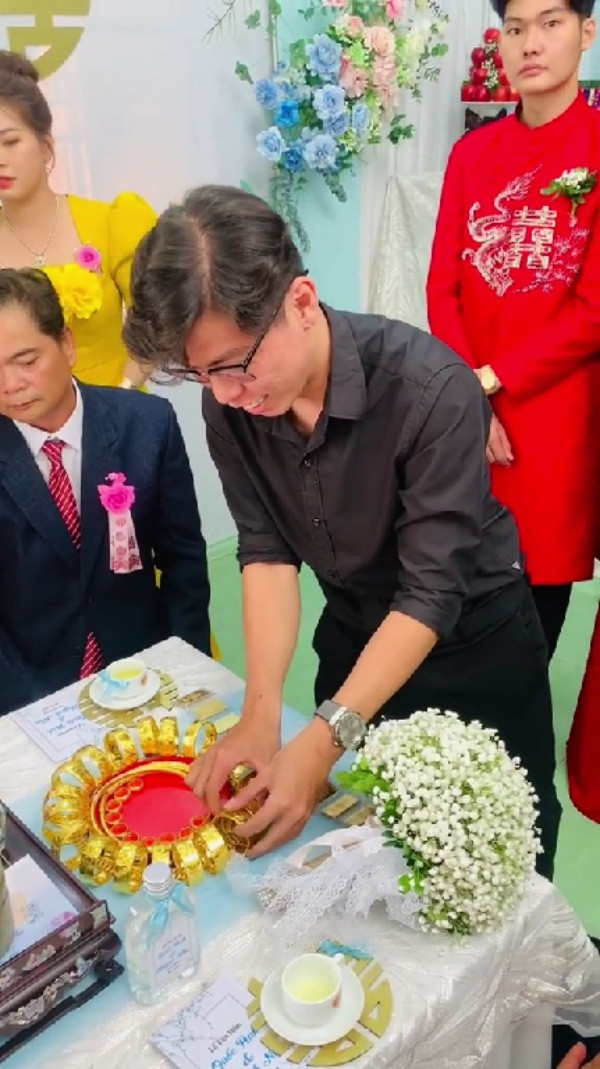 Được biết, tổng cộng số vàng cô dâu nhận được trong lễ cưới là 50 cây. Ảnh: Tổng hợp