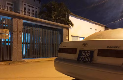 Oto bien xanh hu coi, bat den uu tien den... cong ty bat dong san-Hinh-3