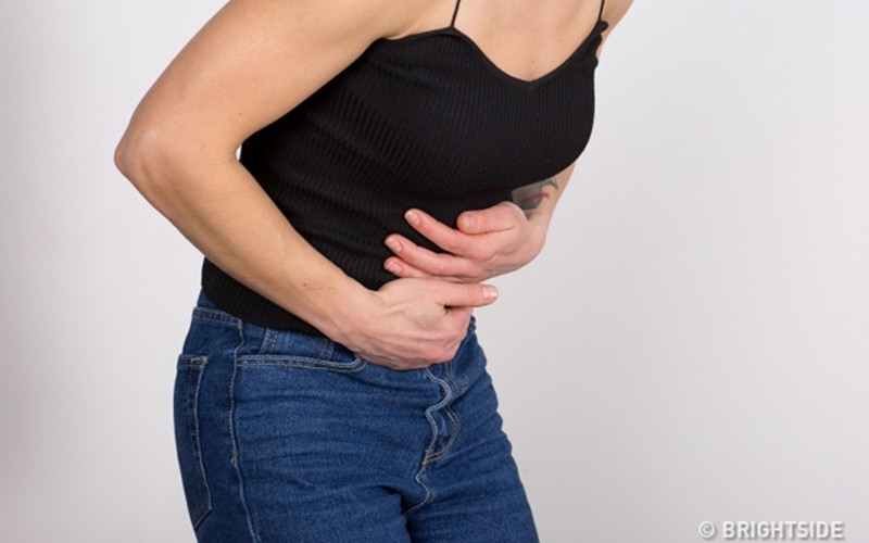 Vấn đề về tiêu hóa: Một nghiên cứu do Đại học Texas (Mỹ) tiến hành cho thấy, mức độ estrogen cao ảnh hưởng đến hệ vi sinh đường ruột. Theo một số nghiên cứu khác, nồng độ hormone trong buồng trứng cao có thể dẫn đến đau dạ dày.