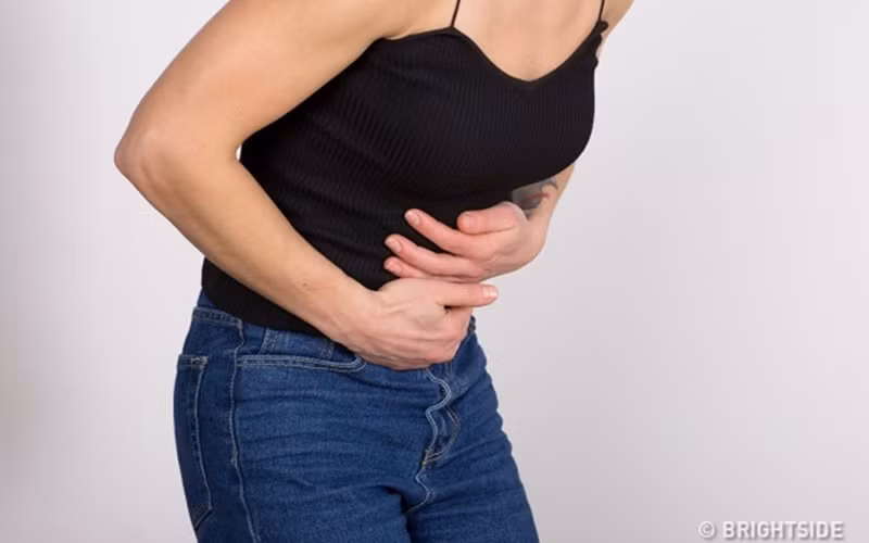 Vấn đề về tiêu hóa: Một nghiên cứu do Đại học Texas (Mỹ) tiến hành cho thấy, mức độ estrogen cao ảnh hưởng đến hệ vi sinh đường ruột. Theo một số nghiên cứu khác, nồng độ hormone trong buồng trứng cao có thể dẫn đến đau dạ dày.