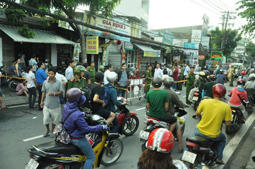 Hiện trường vụ cháy đang được nhà chức trách bảo vệ nghiêm ngặt.