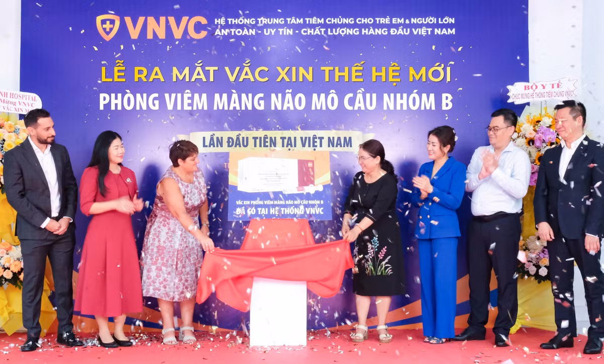 Trien khai tiem vaccine phong viem mang nao mo cau nhom B