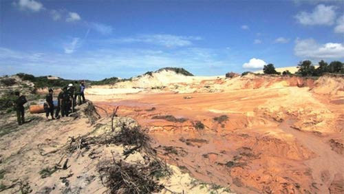 Vu vo ho chua nuoc dai titan: Dinh chi CTy Tan Quang Cuong 3 thang