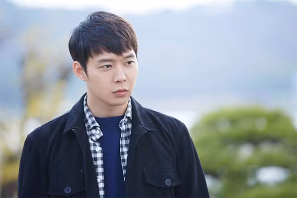 Nam ca si Park Yoochun bi to xam hai tinh duc