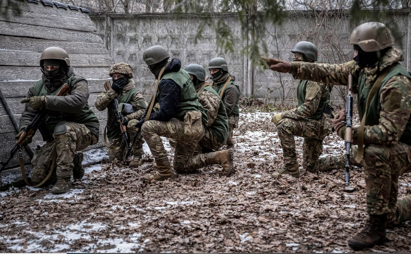 ...cũng như kỹ năng tác chiến.