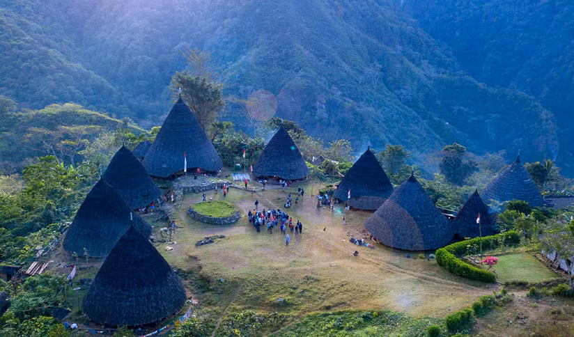 Tận mục cuộc sống ở ngôi làng biệt lập giữa núi rừng Indonesia - Hình 2 Tan muc cuoc song o ngoi lang biet lap giua nui rung Indonesia-Hinh-2