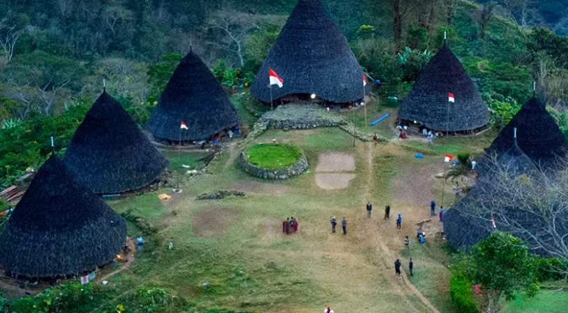 Tận mục cuộc sống ở ngôi làng biệt lập giữa núi rừng Indonesia - Hình 4 Tan muc cuoc song o ngoi lang biet lap giua nui rung Indonesia-Hinh-4