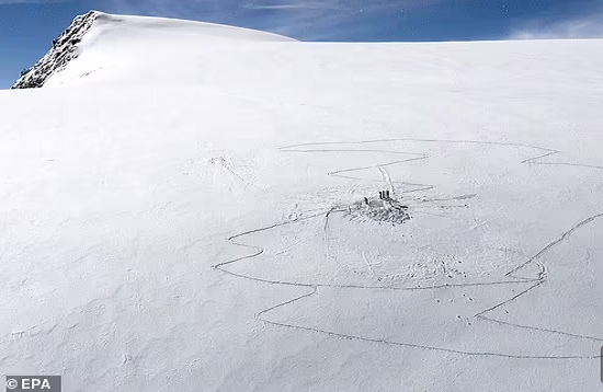 Gia đình 5 người chết cóng trong chuyến đi trượt tuyết Gia dinh 5 nguoi chet cong trong chuyen di truot tuyet