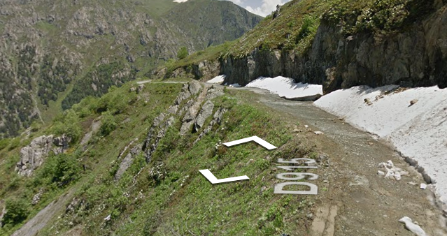 Có nguồn tin nói rằng con đường được xây dựng bởi những người lính Nga chỉ sử dụng các dụng cụ thô sơ khoảng 100 năm trước. Ảnh: DR.