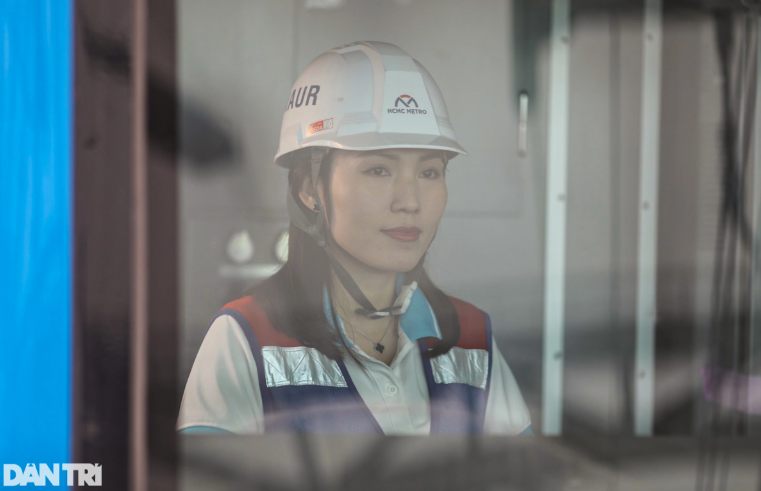 Chân dung 2 nữ lái tàu metro duy nhất của Hà Nội và TPHCM - Hình 8 Chan dung 2 nu lai tau metro duy nhat cua Ha Noi va TPHCM-Hinh-8