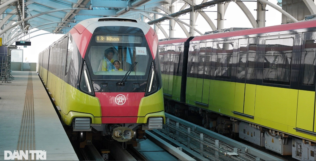 Chân dung 2 nữ lái tàu metro duy nhất của Hà Nội và TPHCM - Hình 6 Chan dung 2 nu lai tau metro duy nhat cua Ha Noi va TPHCM-Hinh-6