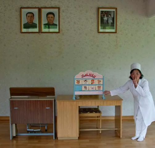 Bên trong một lớp học tại trường Kim Jong Suk ở Bình Nhưỡng.