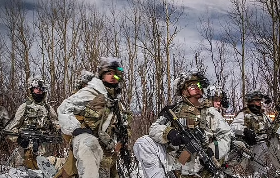 Đại tá Sean Lucas nói với Business Insider: "Không có nhiều lực lượng trong quân đội của chúng tôi có thể hoạt động ở đây".