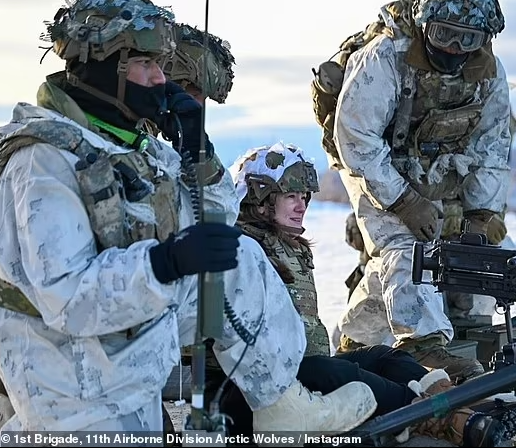 Quân nhân thường xuyên đưa ra phản hồi về trang thiết bị của họ, tìm hiểu những gì cần thiết và cách cải thiện nó cho phù hợp với môi trường (tác chiến).