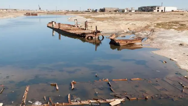 Bị bỏ hoang vào những năm 1990, hòn đảo Vozrozhdeniya vẫn còn chứa đầy những mầm bệnh nguy hiểm như bệnh than.