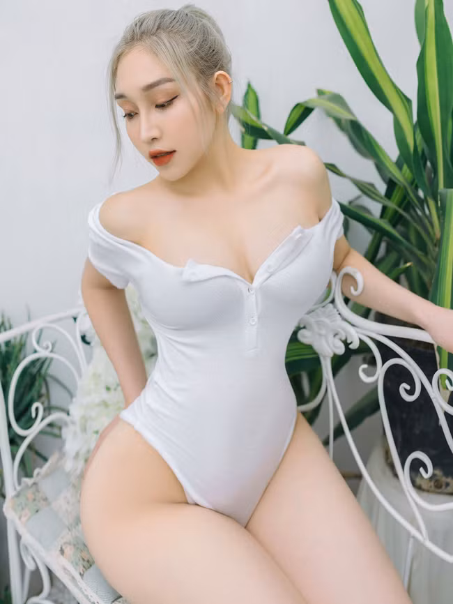 Một đoạn video ngắn giới thiệu bản thân của Thanh Huyền gây chú ý với mọi người. Cô nàng gây ấn tượng với gương mặt xinh đẹp, thông minh.