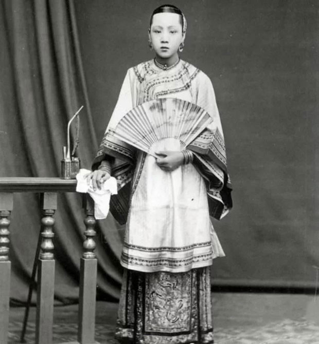 Gia toc dai than trieu Thanh Ly Hong Chuong: Hau the giau su-Hinh-3