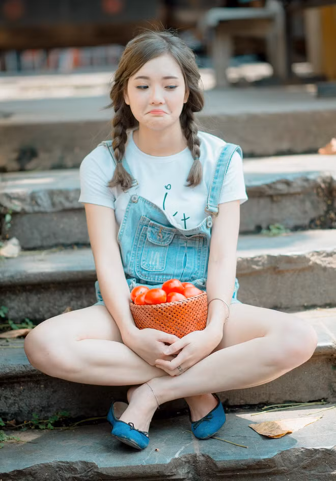 Nhờ khuôn mặt xinh xắn, đáng yêu Thu Hương đã chiếm được cảm tình của nhiều fan hâm mộ, trang cá nhân của cô nàng đã có tới hơn 23.000 lượt người theo dõi. Ảnh: Chau Nguyen Jr.