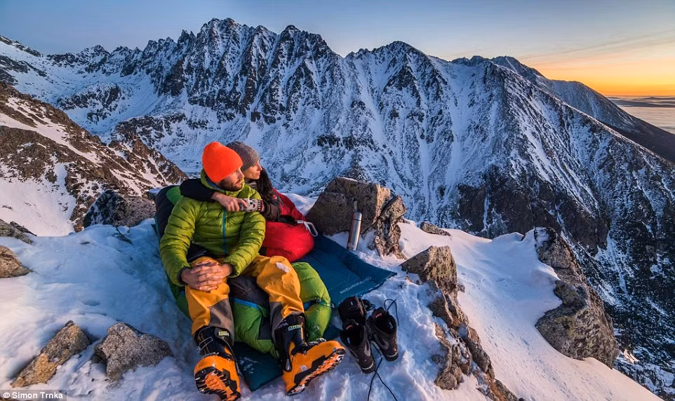“Đôi khi, tôi phải thuyết phục Mishel rất dữ, bởi một vài kế hoạch còn quá sơ sài và nguy hiểm. Thật tuyệt vời là cho đến phút chót, Mishel vẫn quyết định đồng hành với tôi trên mọi chặng đường.” – Trnka trả lời trên Daily Mail.