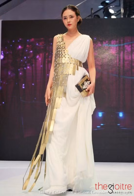 Thường xuyên cập nhật xu hướng thời trang nên Thu Hà sở hữu phong cách ăn mặt rất đa dạng.