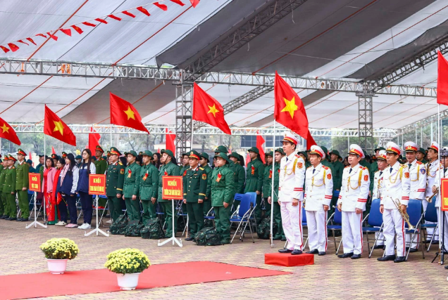 Năm nay, Thủ đô có 4.400 thanh niên ưu tú của Thủ đô lên đường nhập ngũ, thực hiện trách nhiệm, nghĩa vụ xây dựng và bảo vệ Tổ quốc. 