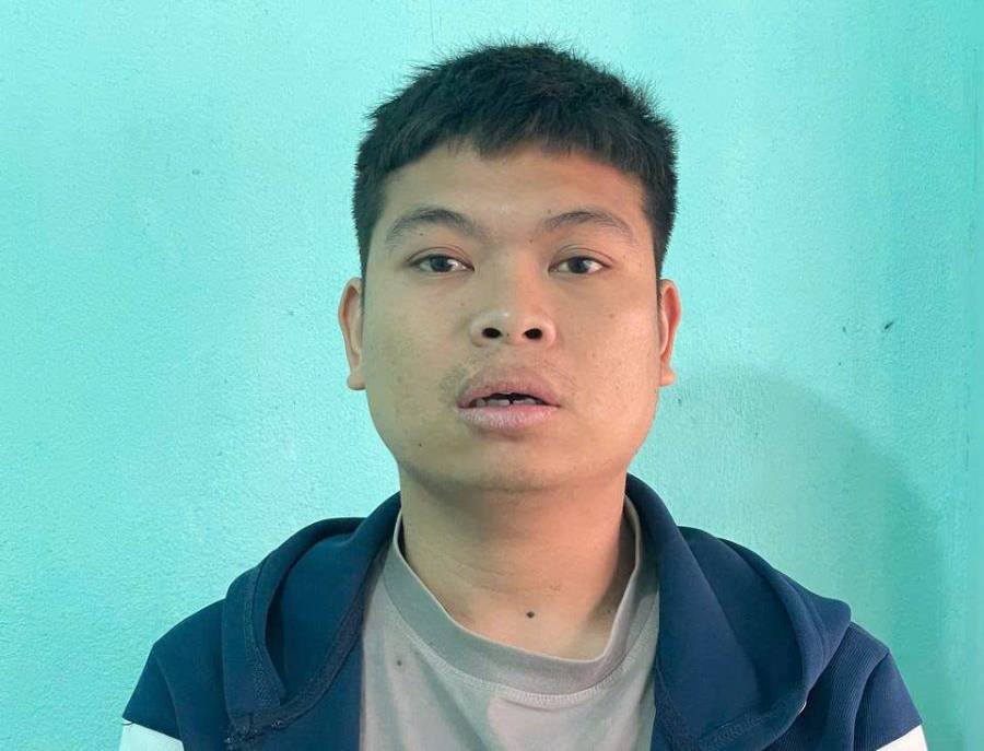 Bắt kẻ giả danh Công an Hà Nội chiếm đoạt gần nửa tỷ đồng Bat ke gia danh Cong an Ha Noi chiem doat gan nua ty dong