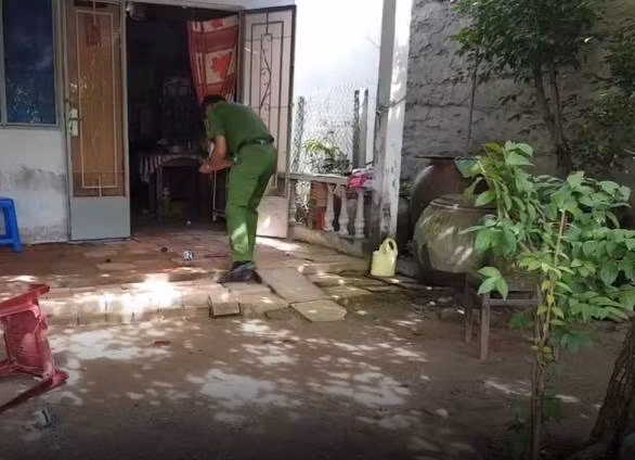 Chị N là một giáo viên có chuyên môn. Trong cuộc sống, người phụ nữ này rất hiền lành, chưa từng mâu thuẫn với ai, cũng không có quan hệ với các đối tượng "phức tạp". Một nhân chứng cho hay, vào thời điểm vụ án xảy ra, họ nhìn thấy đối tượng tên Trình dắt chiếc xe máy biển số 16F116x của chị N. ra khỏi nhà nạn nhân.(Ảnh minh họa, nguồn internet)