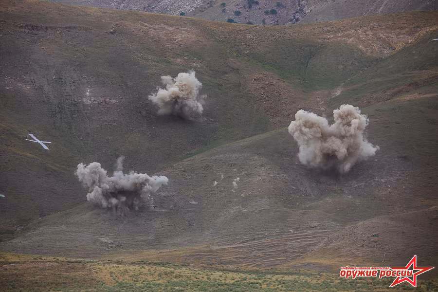 “Quân khủng bố” bị không kích dữ dội. Nguồn ảnh: Arms-Expo