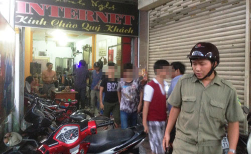 Sinh vien dam chet thieu nien trong tiem internet-Hinh-2