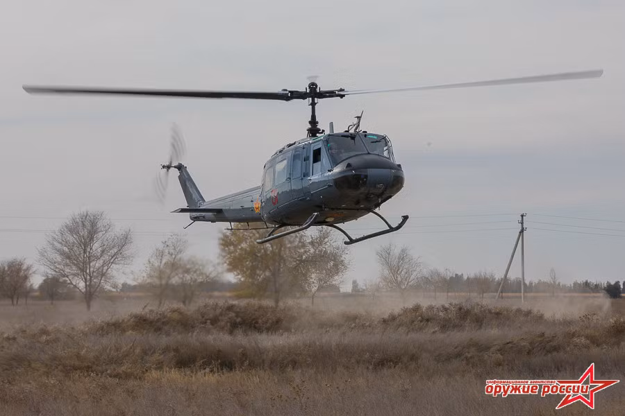 Thiết kế rotor chính 2 cánh giúp đơn giản trong chế tạo và ít các bộ phận phía trên. Tuy nhiên, nó có nhược điểm là độ rung và tiếng ồn của máy bay khá lớn khi hoạt động. Ảnh: Weapon of Russia.