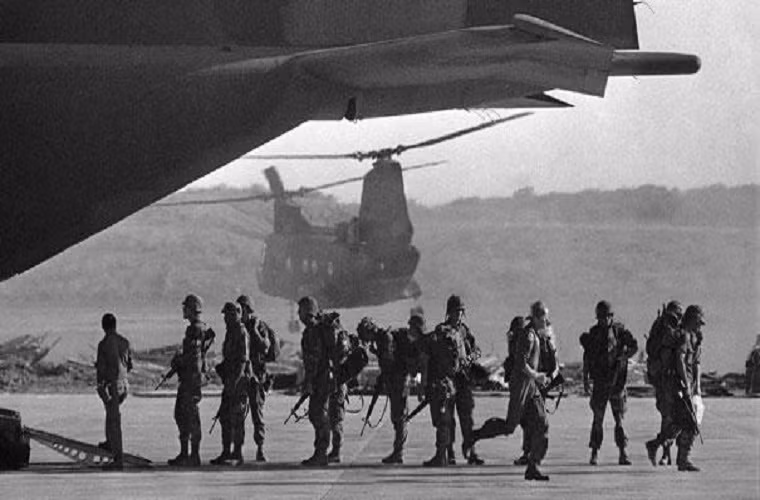 Tuy nhiên, khi xung đột tại Grenada kết thúc cả phía Mỹ lẫn phía Cuba đều không đề cập tới các binh sĩ Cuba và một số nước đồng minh tại Grenada khi giao tranh nổ ra. Và theo nhiều nhận định cho rằng, họ đã kịp di tản trước khi Quân đội Mỹ nổ những phát súng đầu tiên vào Grenada. Nguồn ảnh: Politico.