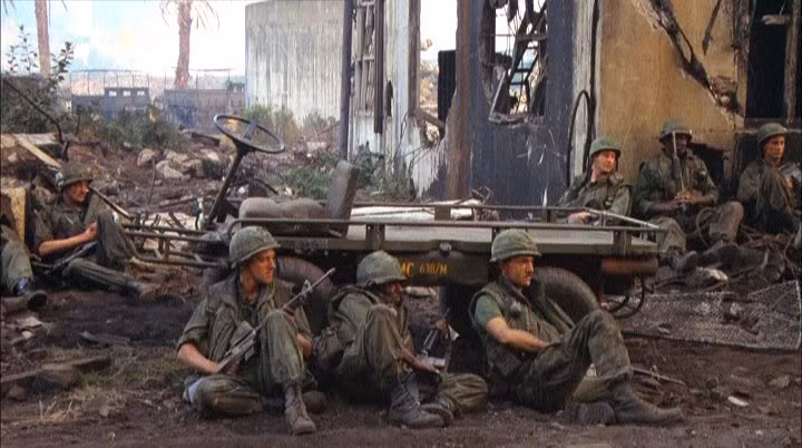 Năm 1964, thương vong của lính Mỹ chỉ khoảng 216 người, con số này là cao hơn gần gấp đôi so với năm 1963 nhưng cũng vẫn "chưa là gì" so với thương vong của năm 1965, năm Quân đội Mỹ chính thức triển khai quân tham chiến tại Việt Nam. Nguồn ảnh: Vietnamwar.