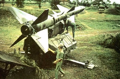 Tổ hợp tên lửa phòng không S-75 được Việt Nam sử dụng trong kháng chiến chống Mỹ - Nguồn ảnh: TTT