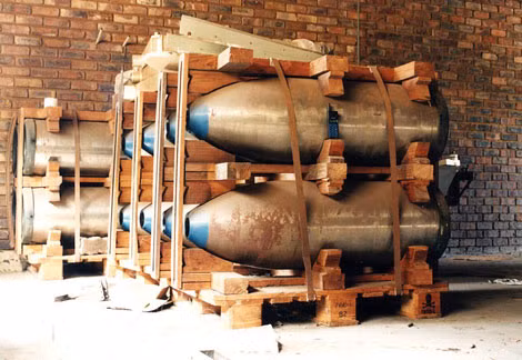 Tuy nhiên, Quân đội Mỹ lại biến những loại vũ khí chiến lược này thành vũ khí chiến thuật. Điều đấy đồng nghĩa với việc các loại vũ khí hạt nhân có thể được trang bị "nhiều như rạ" tới tận cấp tiểu đoàn. Một trong những loại vũ khí hạt nhân chiến thuật đó chính là khẩu pháo hạt nhân M65 cỡ nòng 280 mm của Mỹ. Nguồn ảnh: Tactical.